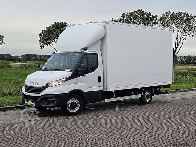 Suitcase IVECO DAILY 35S18 Bakwagen Laadklep!