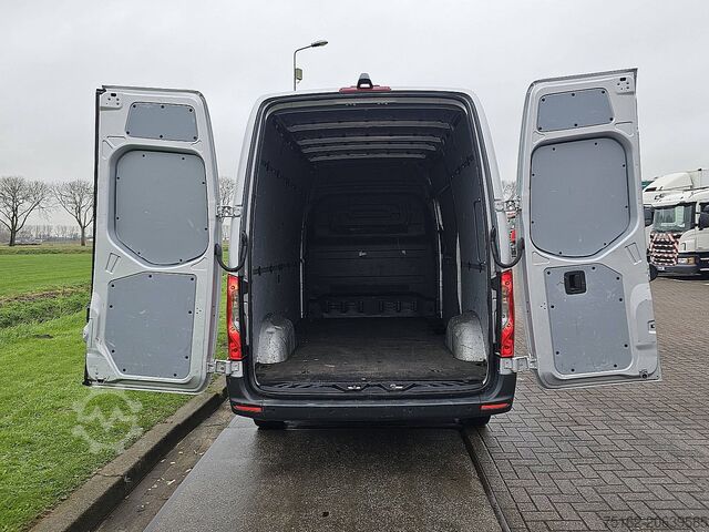 High-roof van MERCEDES-BENZ SPRINTER 315 L2H2 RWD Mbux