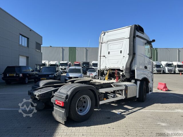 Standard tractor Mercedes-Benz Actros 1842 Streamspace / 575 dkm / Tacho V2 / ...