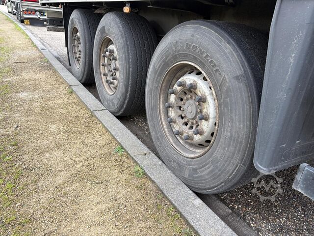 Box body Schmitz SKO 24 3-Axle Box / SAF Axles / Discbrakes / Li...