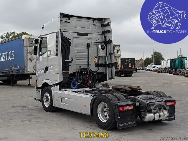  Renault T 520