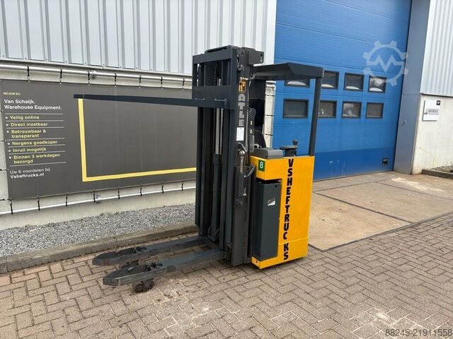 Sit-on stacker Atlet XJ160 with initial lift ATLET XJ160