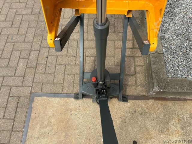 VS-22840 Hand Scissor Lift Jungheinrich Work Table JUNGHEINRICH aMX10