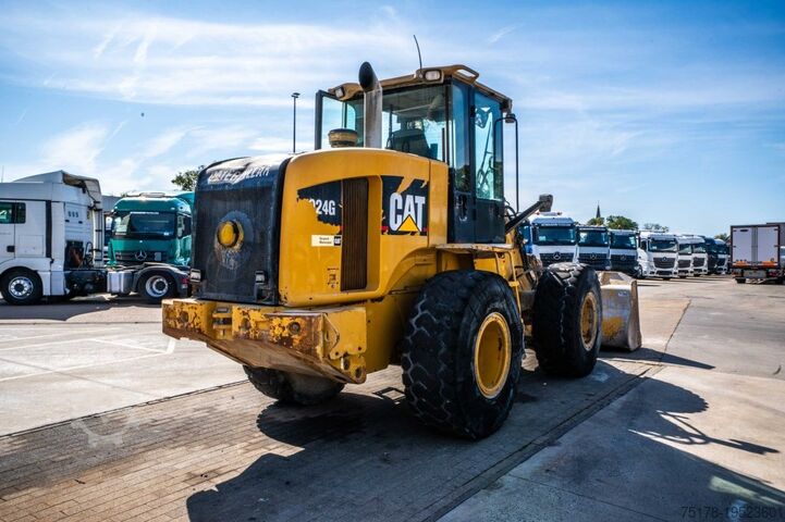 Wheel loader CATERPILLAR CAT 924G // GODET 3m3