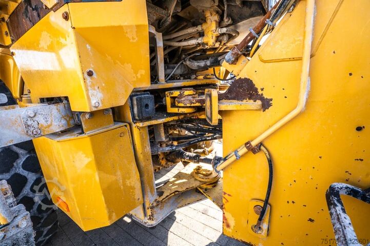 Wheel loader CATERPILLAR CAT 924G // GODET 3m3