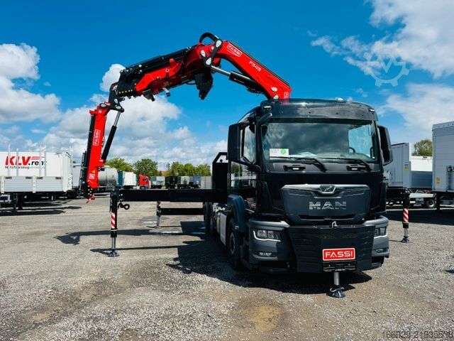 Flatbed truck MAN 26.480 6x4-4 Hydrodrive Fassi Kran F545 Jib