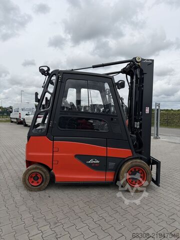 Electric 4-wheel forklift Linde E40H-01/600