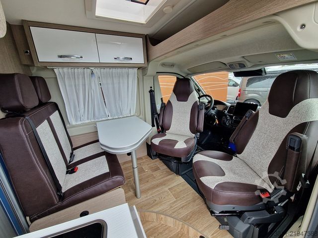 Campervan PÖSSL Roadcruiser Fiat Automat 180PS Dieselheizung