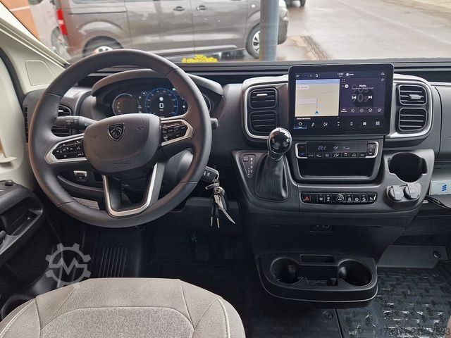 Campervan PÖSSL Summit Shine 640 Automat Premium