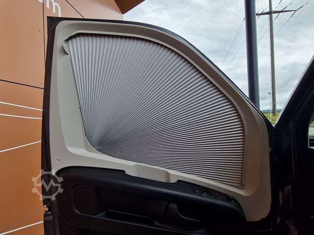 Campervan PÖSSL Summit Shine 640 Automat Premium