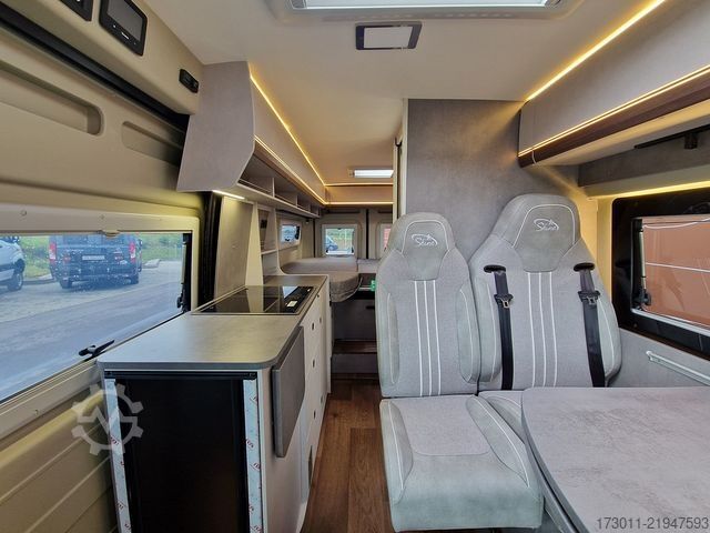 Campervan PÖSSL Summit Shine 640 Automat Premium