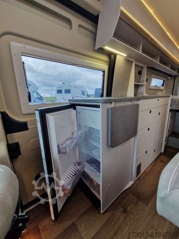 Campervan PÖSSL Summit Shine 640 Automat Premium