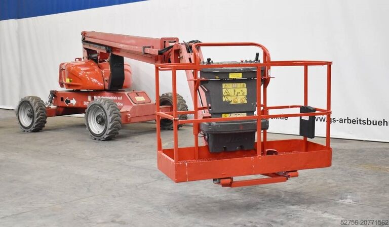 Gelenkteleskoparbeitsbühne JLG E600JP