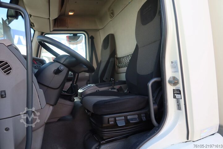 Curtain sided DAF LF 250 LF250 FA Schuifzeil +Dhollandia 1500 kg