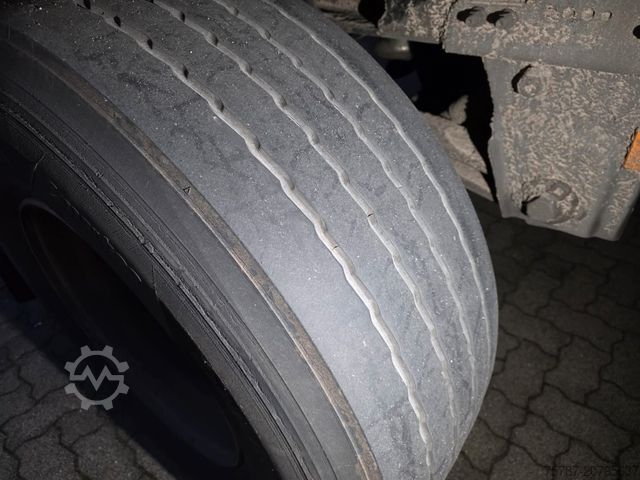 Kühlauflieger SCHMITZ CARGOBULL City Tiefkühler, 2. Achs drehbar, 3 to Ladebordw