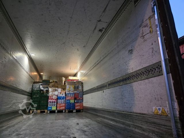 Kühlauflieger SCHMITZ CARGOBULL City Tiefkühler, 2. Achs drehbar, 3 to Ladebordw