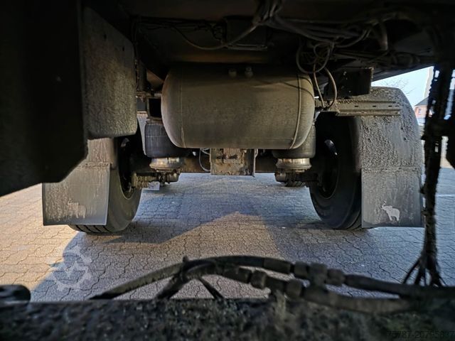 Kühlauflieger SCHMITZ CARGOBULL City Tiefkühler, 2. Achs drehbar, 3 to Ladebordw