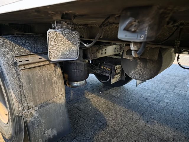Kühlauflieger SCHMITZ CARGOBULL City Tiefkühler, 2. Achs drehbar, 3 to Ladebordw