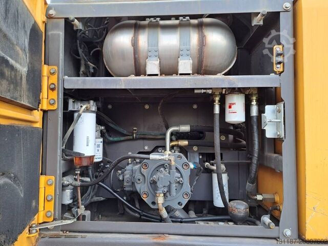 Raupenbagger Volvo EC 300 EL