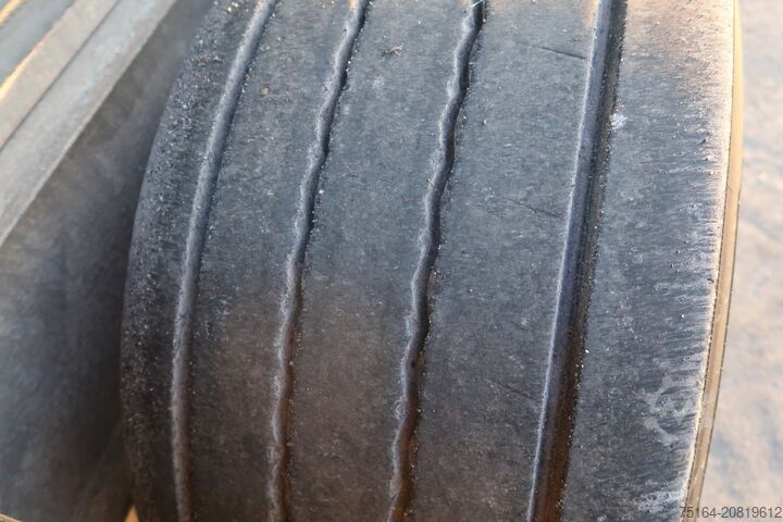 Dreiseitenkipper Anhänger Humbaur HTK 135524 TA-BE