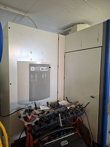 Vertical machining center Deckel Maho DMC 100 V