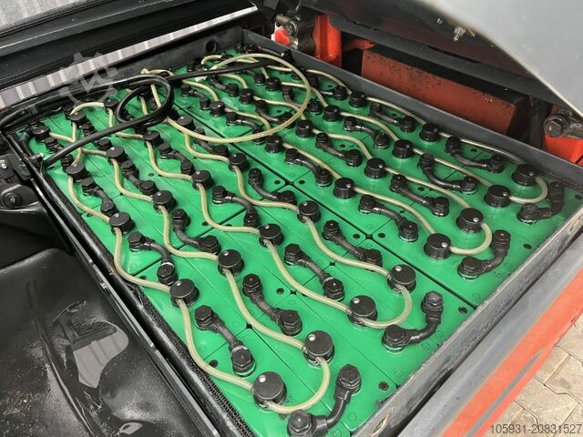 Elektro 4 Rad-Stapler Linde E25-01