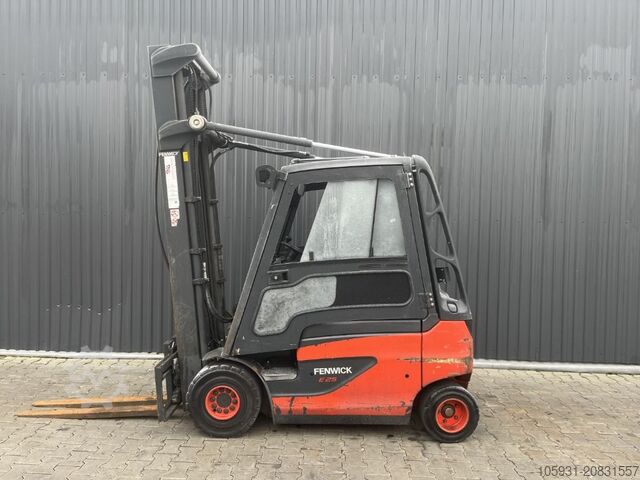 Elektro 4 Rad-Stapler Linde E25-01