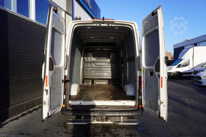 Delivery van Volkswagen Crafter 2.0 TDI 177PK L3H3 - EURO 6 - Airco - C...