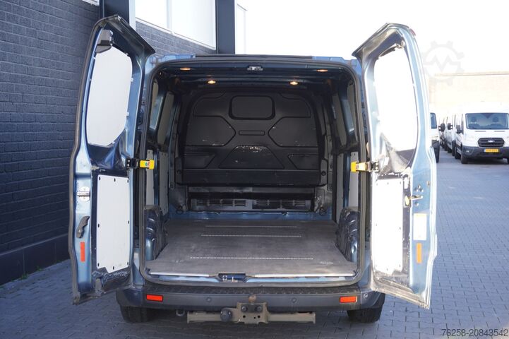Delivery van Ford Transit Custom 2.0 TDCI 130PK Automaat L2 - EUR...