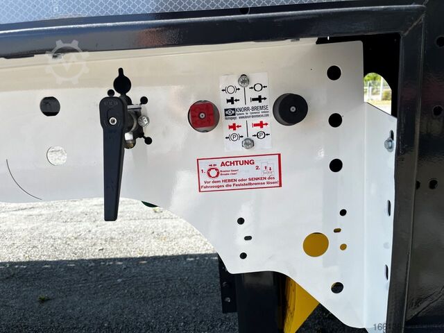 Open semitrailer Fliegl 3-Achs Jumbo Sattelauflieger Plateau