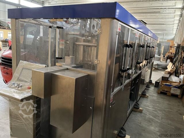 ISBM Line = Injection stretch blow moulding; Streckblasmaschine für Einweg-PET Flaschen, Produktions ETEK / GF-Industries Supra 800 sv 1