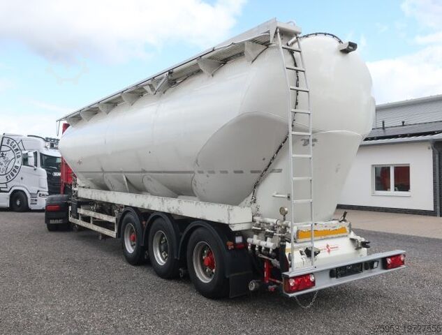 Silo semitrailer Spitzer SF 2755/4P 6 Kammern 55m³ liegend Silo Liftachse