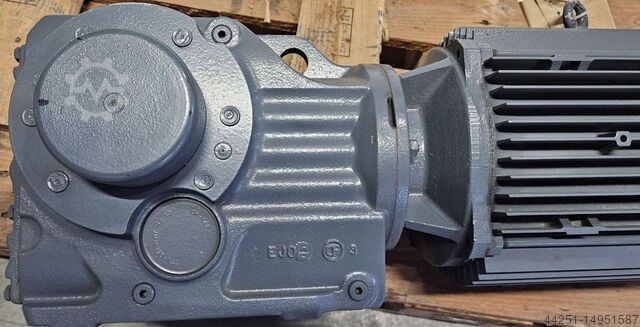 Gear motor 5.5 kW motor SEW-EURODRIVE KHF67/R DV132S4/BMG/TH/VR/AV1H