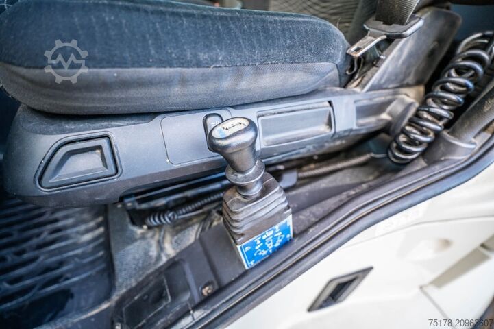 Standard tractor MERCEDES AROCS 2643 LS