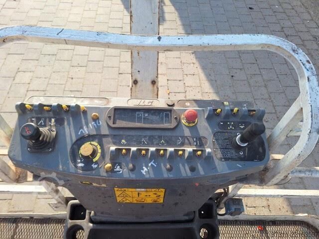 Gelenkteleskoparbeitsbühne JLG 1250AJP
