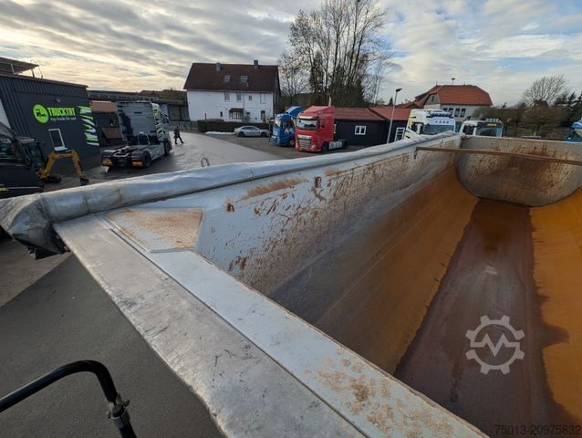 Tipper semitrailer REISCH THERMO HardoX Halfpipe 24 cbm, MIETEN?