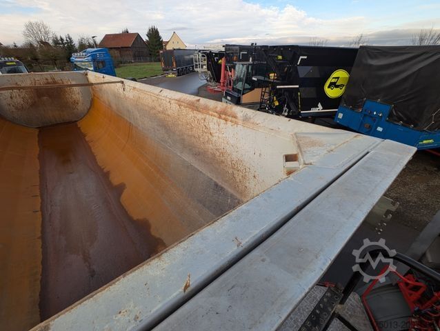 Tipper semitrailer REISCH THERMO HardoX Halfpipe 24 cbm, MIETEN?