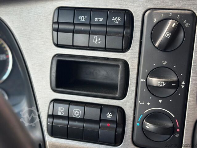 Standard tractor unit MERCEDES-BENZ MP3 1855 4x2BL Schausteller/Retarder/AHK*Slider