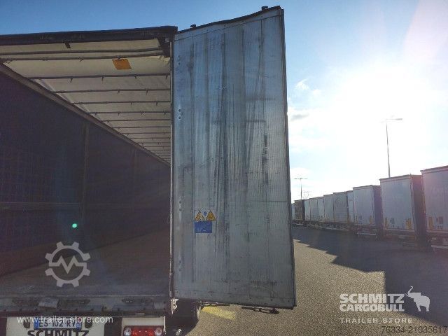 Auflieger mit Pritsche & Plane Schmitz Cargobull Semitrailer Curtainsider Standard