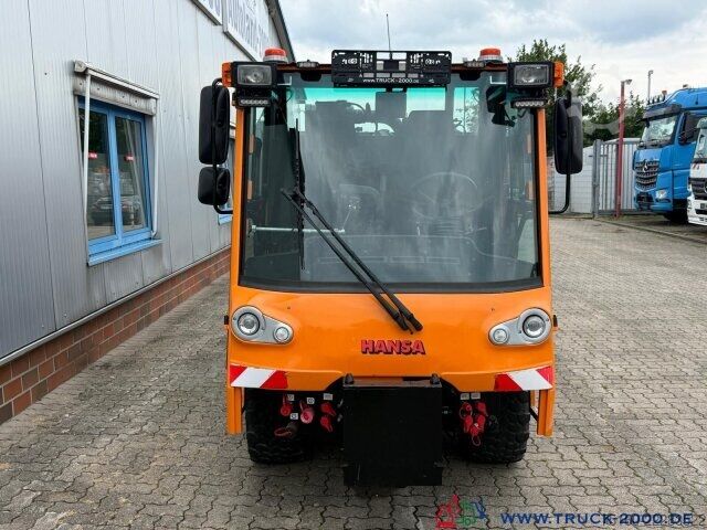 High top van Hansa Hansa AZP 1003L Winterdienst-Streuer + Schild