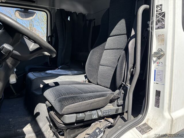 Transporter with box body, tail lift, standing height, bed Mercedes-Benz Atego 821 L , LBW ,FFH Bett