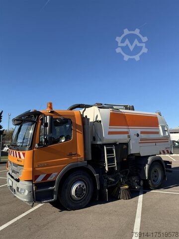 Kehrmaschine Bucher - GMeiner - Giletta VT 651 Dual HD