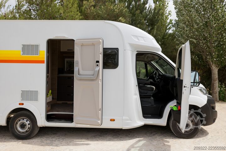 Teilintegriertes Wohnmobil Fiat Ducato Weinsberg Carasuite 2024 | Cambio automatico | 5 posti letto