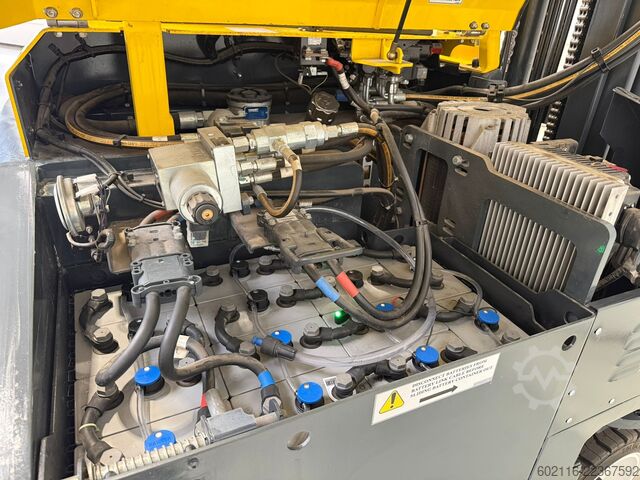 4-way forklift Combilift CBE3000 TRIPLEX 6500 POSITIONER
