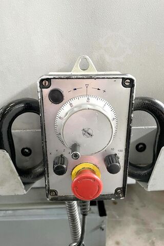 Vertikales Bearbeitungszentrum CHIRON FZ 18 L