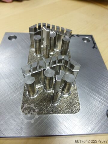 Hybrid additive machining center Matsuura LUMEX Avance-25