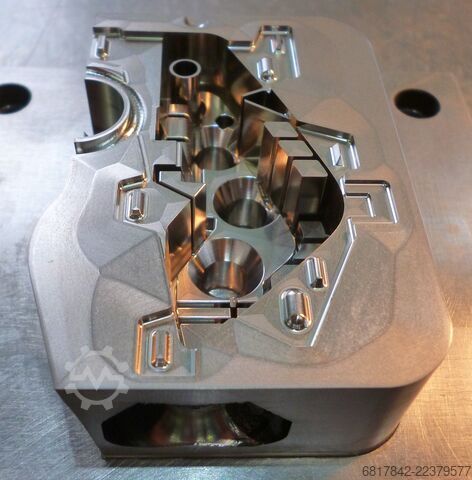 Hybrid additive machining center Matsuura LUMEX Avance-25