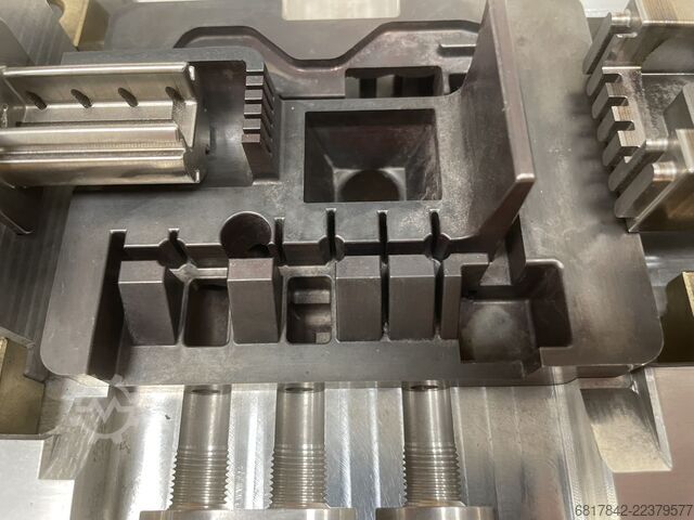 Hybrid additive machining center Matsuura LUMEX Avance-25
