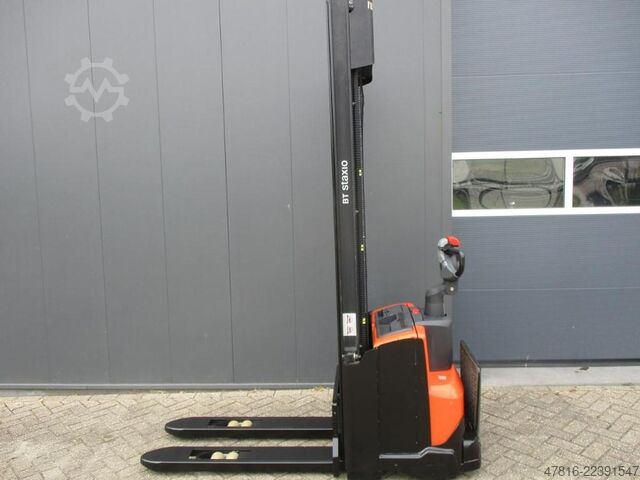 Pallet stacker BT SWE120