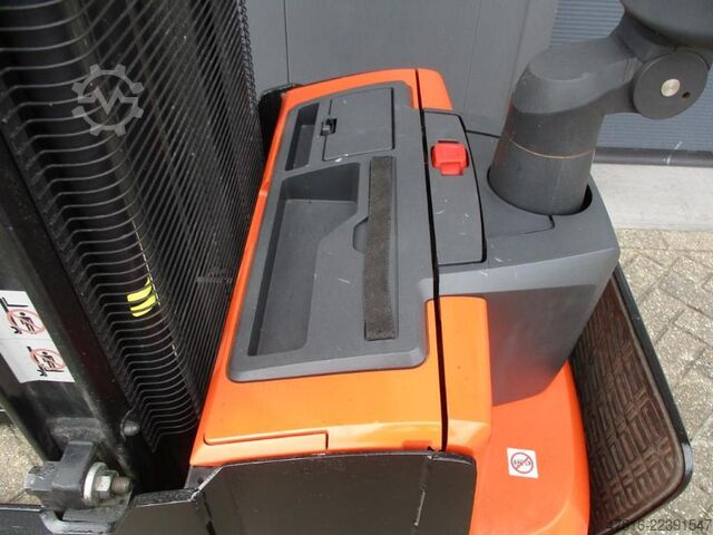 Pallet stacker BT SWE120